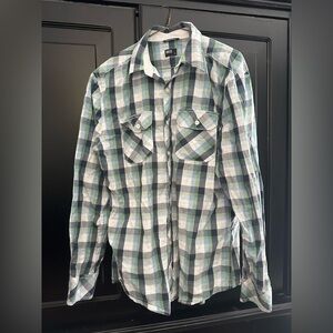 BKE Multi-Color Plaid Button-Up Shirt
